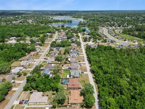 706 E Lacy Circle Deltona FL 32725