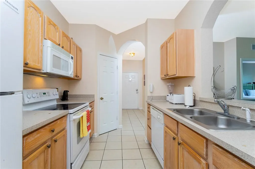 2813 Almaton Loop Kissimmee FL 34747