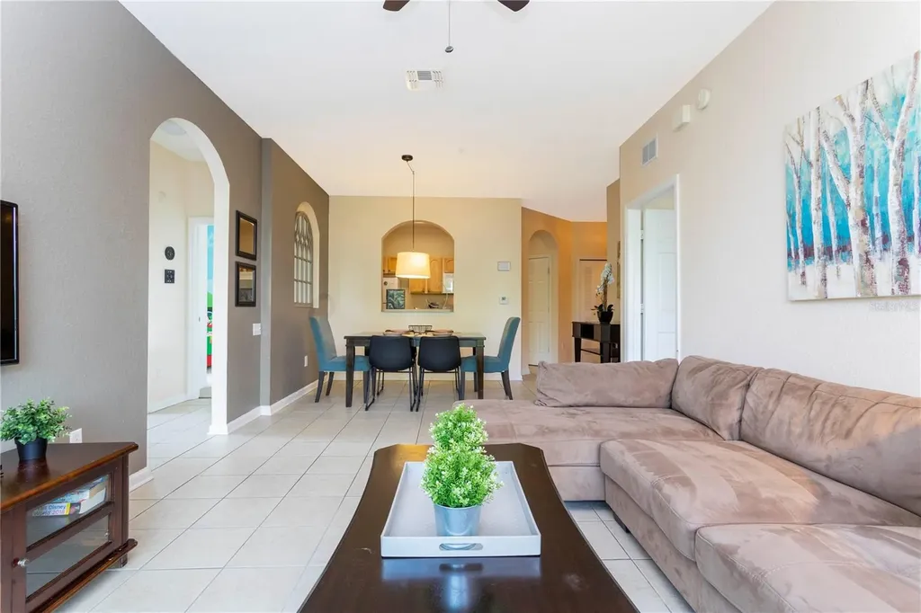 2813 Almaton Loop Kissimmee FL 34747