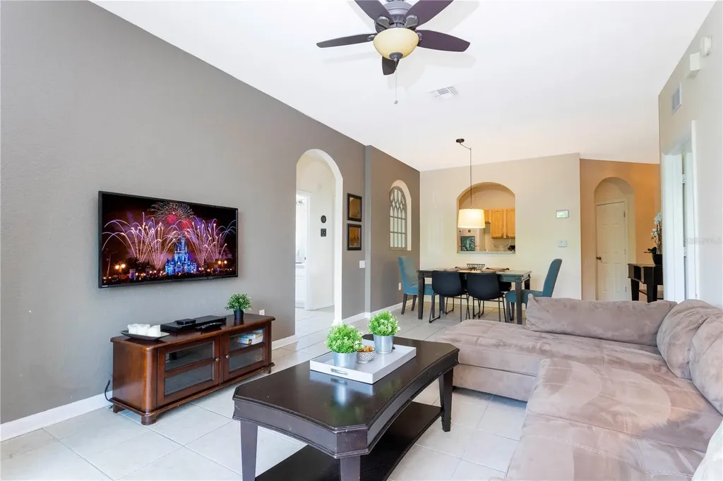 2813 Almaton Loop Kissimmee FL 34747