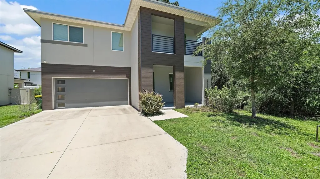 2587 Temple Street Sarasota FL 34239
