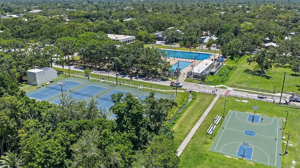 2587 Temple Street Sarasota FL 34239