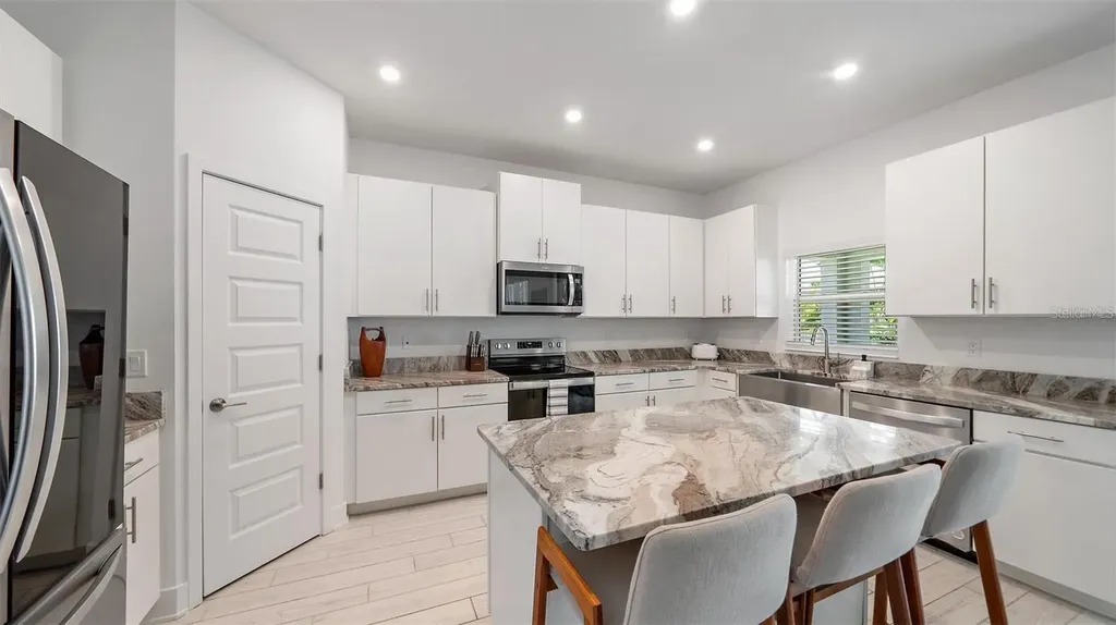 2587 Temple Street Sarasota FL 34239