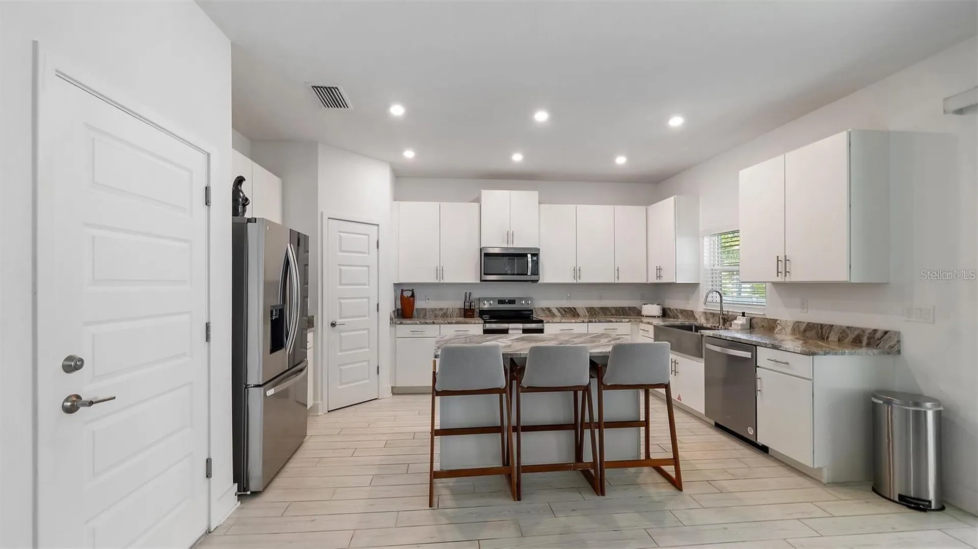 2587 Temple Street Sarasota FL 34239