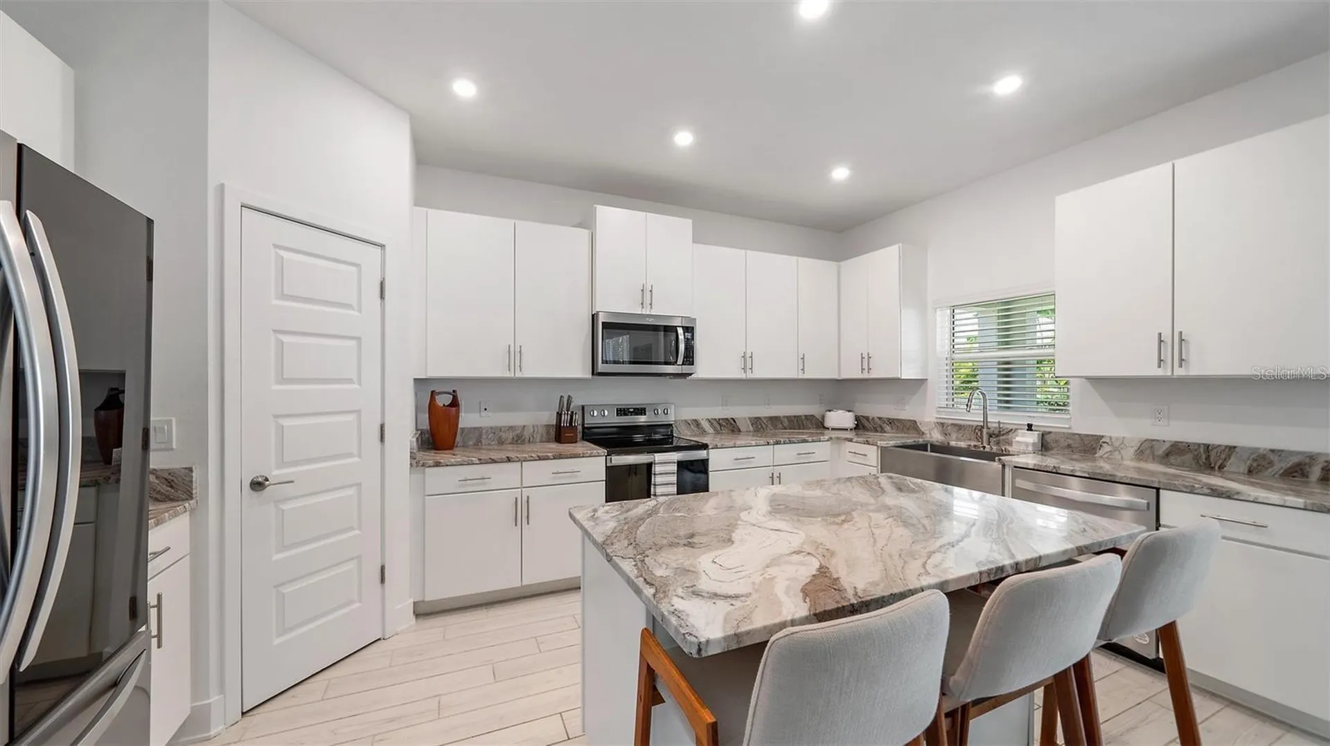 2587 Temple Street Sarasota FL 34239