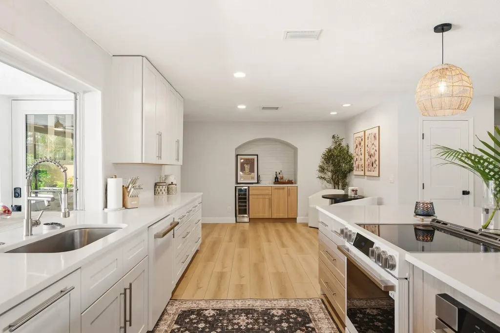 2000 Kansas Avenue NE St Petersburg FL 33703