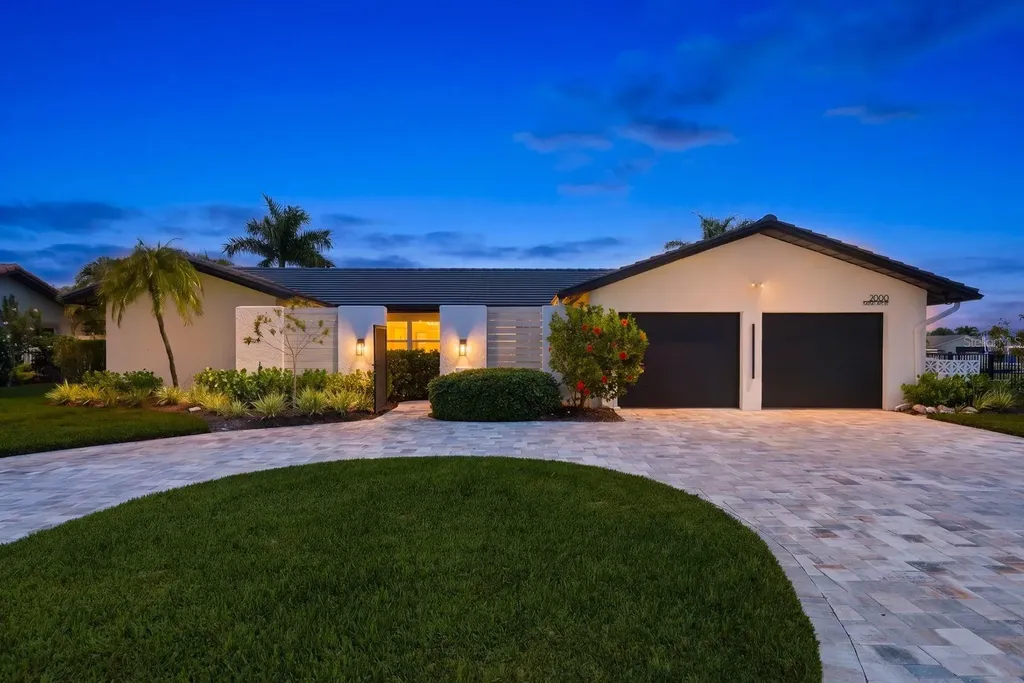 2000 Kansas Avenue NE St Petersburg FL 33703