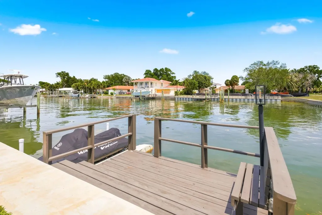 2000 Kansas Avenue NE St Petersburg FL 33703