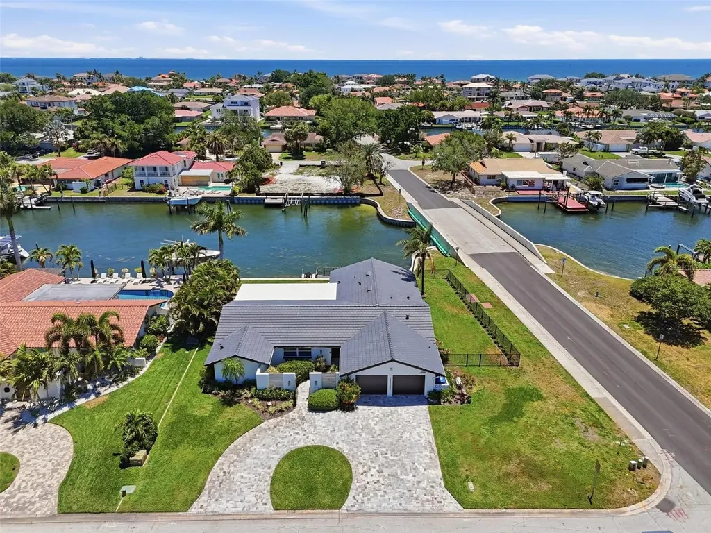 2000 Kansas Avenue NE St Petersburg FL 33703