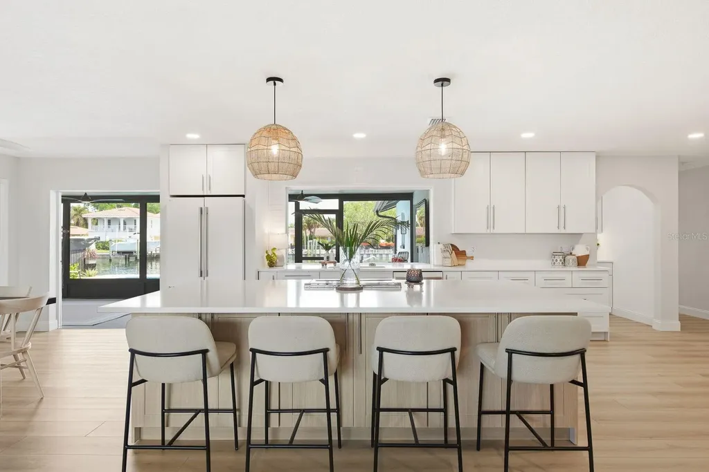 2000 Kansas Avenue NE St Petersburg FL 33703