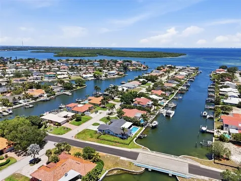 2000 Kansas Avenue NE St Petersburg FL 33703