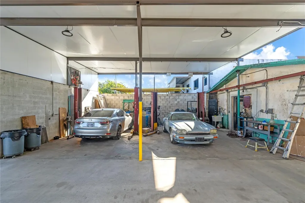 3219 SW 8th Street Miami FL 33135