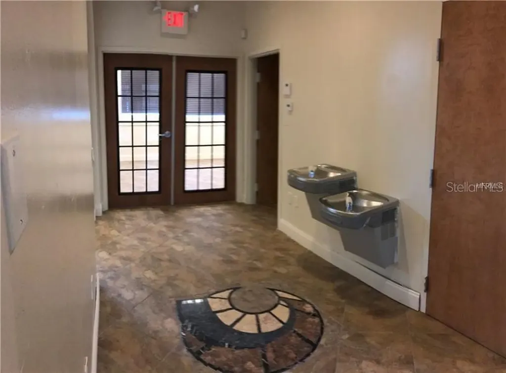 6236 Kingspointe Parkway Orlando FL 32819