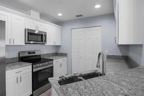 4153 Oak Loop Mulberry FL 33860