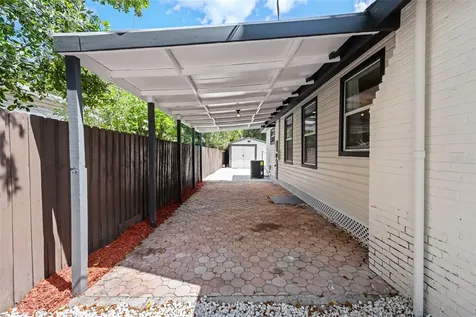 206 E North Street Tampa FL 33604