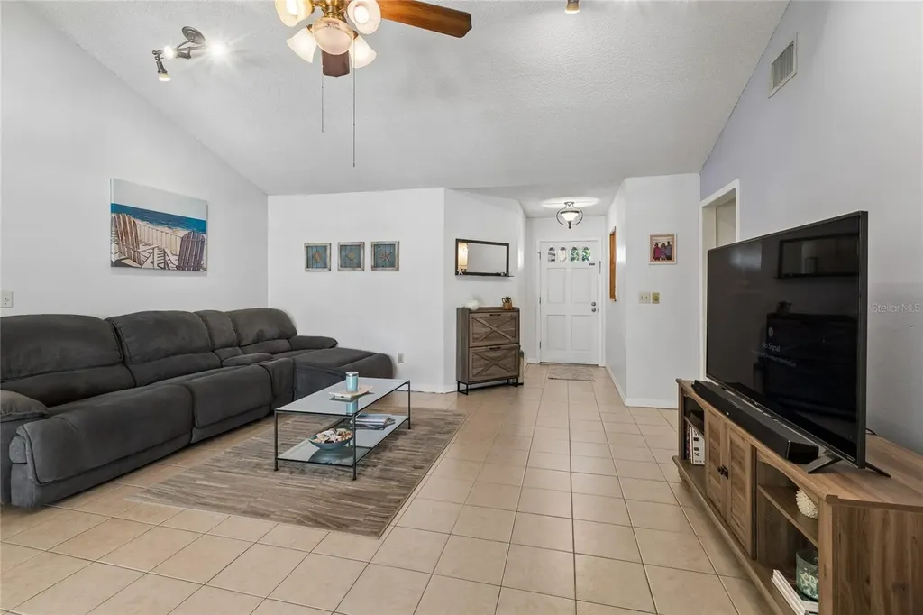 5127 Nashville Drive Tampa FL 33624