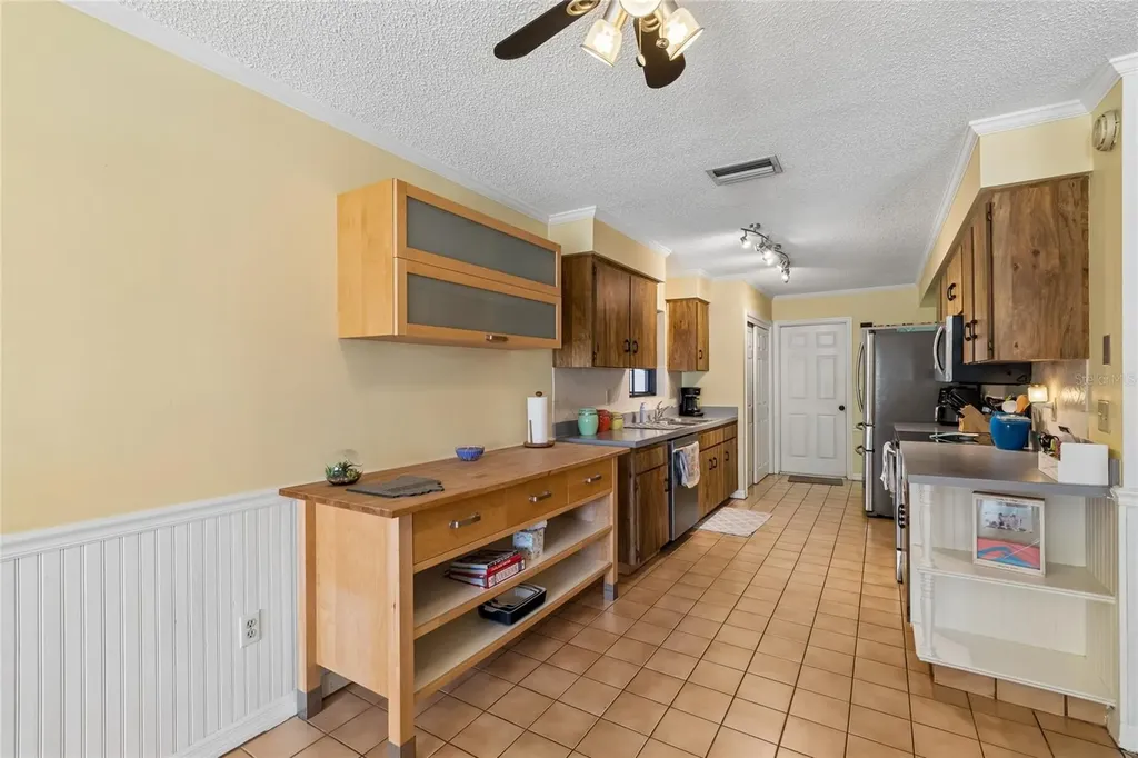 5127 Nashville Drive Tampa FL 33624