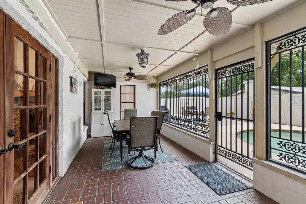 5127 Nashville Drive Tampa FL 33624