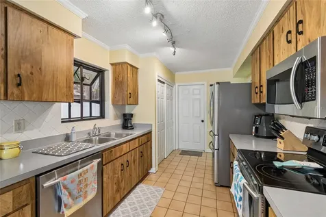 5127 Nashville Drive Tampa FL 33624