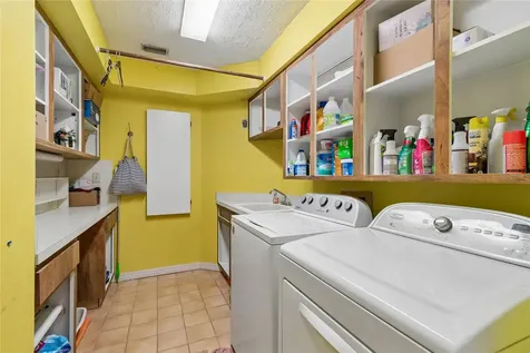 5127 Nashville Drive Tampa FL 33624