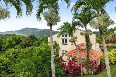 23 & 24 Hacienda Carabali Luquillo PR 00773