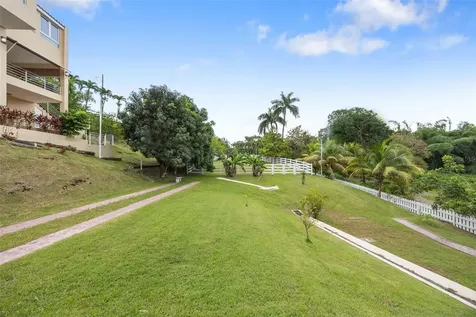 23 & 24 Hacienda Carabali Luquillo PR 00773