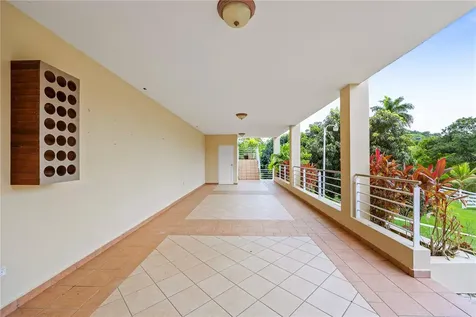 23 & 24 Hacienda Carabali Luquillo PR 00773