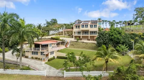 23 & 24 Hacienda Carabali Luquillo PR 00773