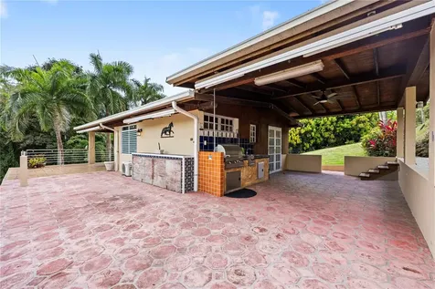 23 & 24 Hacienda Carabali Luquillo PR 00773