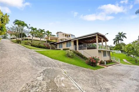 23 & 24 Hacienda Carabali Luquillo PR 00773