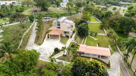 23 & 24 Hacienda Carabali Luquillo PR 00773
