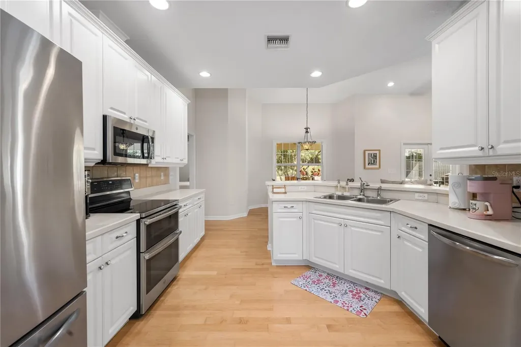 7418 White Oaks Road Alachua FL 32615