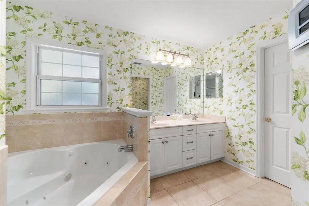 7418 White Oaks Road Alachua FL 32615