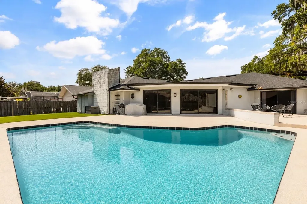 4072 Summerwood Avenue Orlando FL 32812