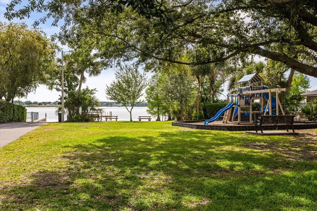 4072 Summerwood Avenue Orlando FL 32812