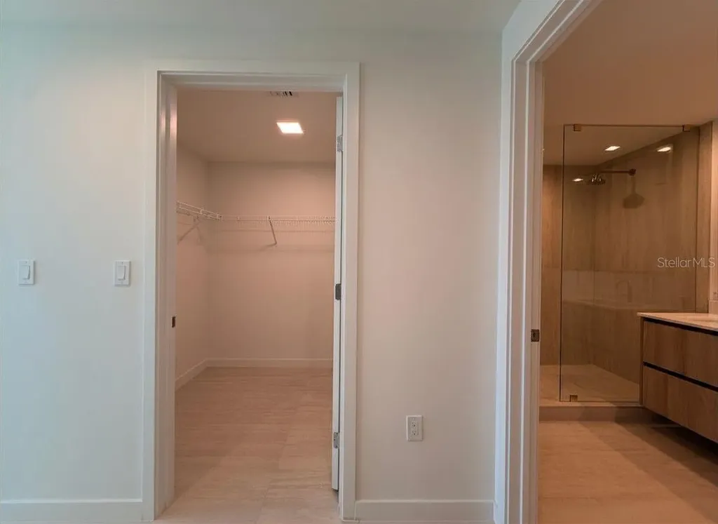 77 SE 5th Street Miami FL 33131
