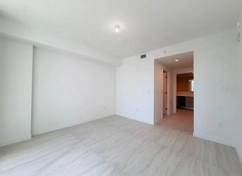 77 SE 5th Street Miami FL 33131