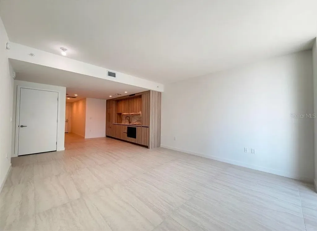 77 SE 5th Street Miami FL 33131