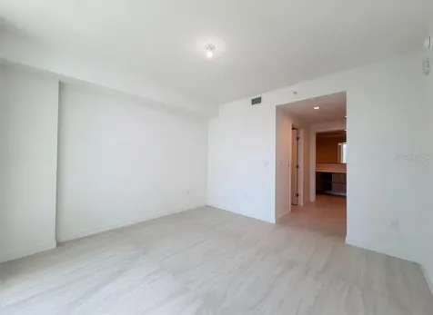 77 SE 5th Street Miami FL 33131