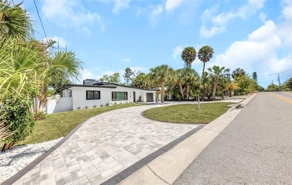 318 Mehlenbacher Road Belleair FL 33756