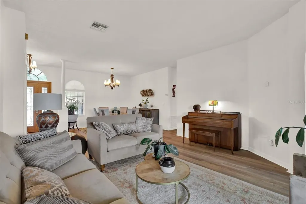 18123 Kara Court Tampa FL 33647