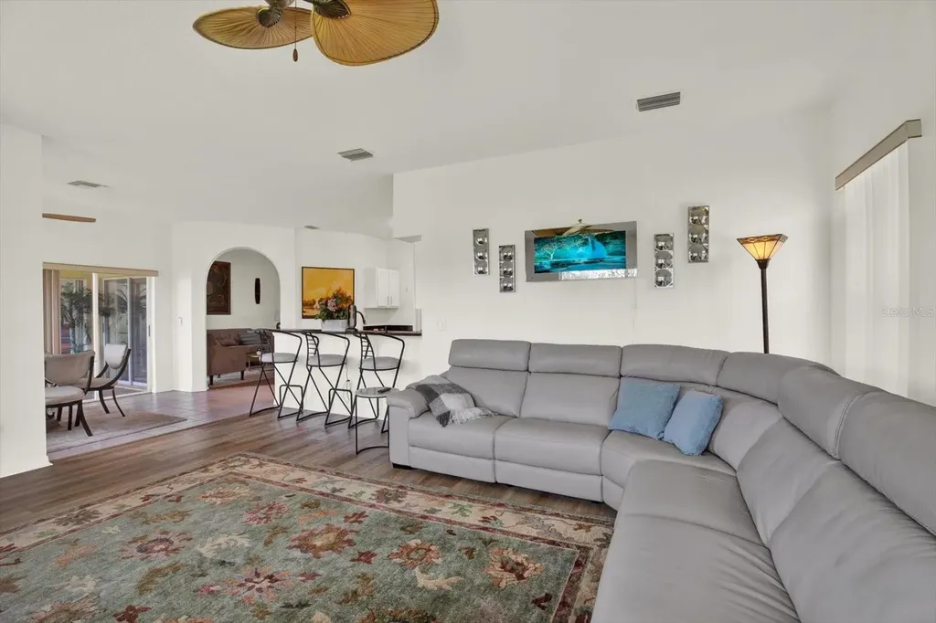 18123 Kara Court Tampa FL 33647