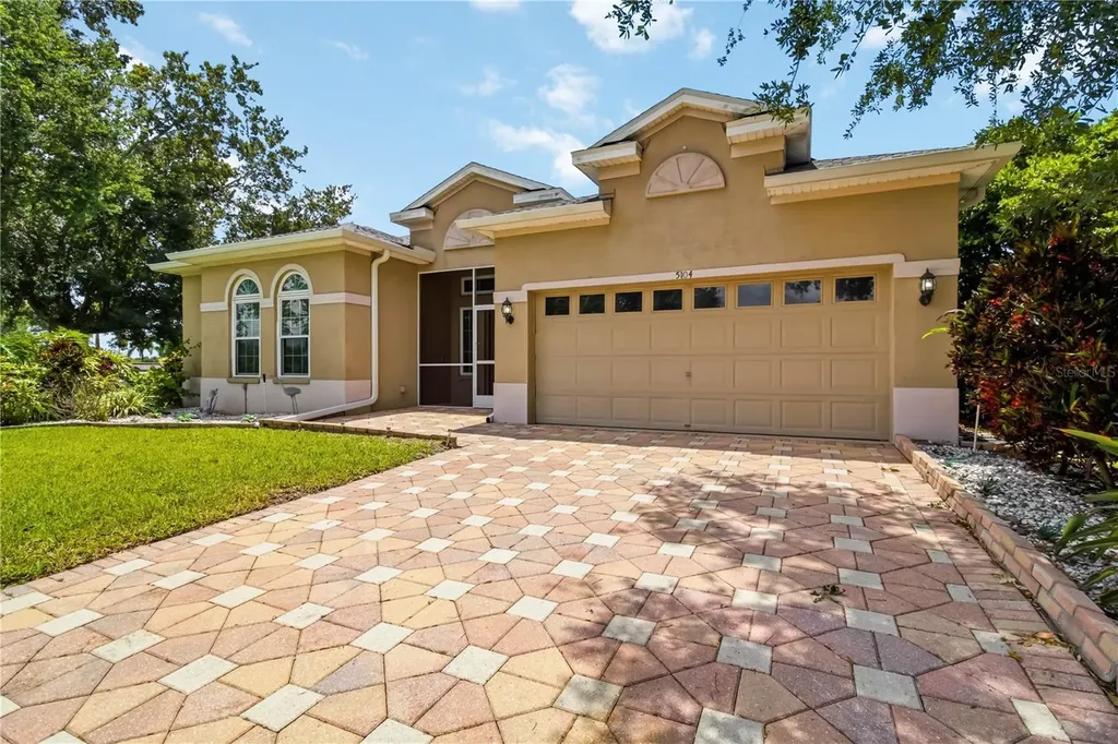 5104 52nd Avenue W Bradenton FL 34210
