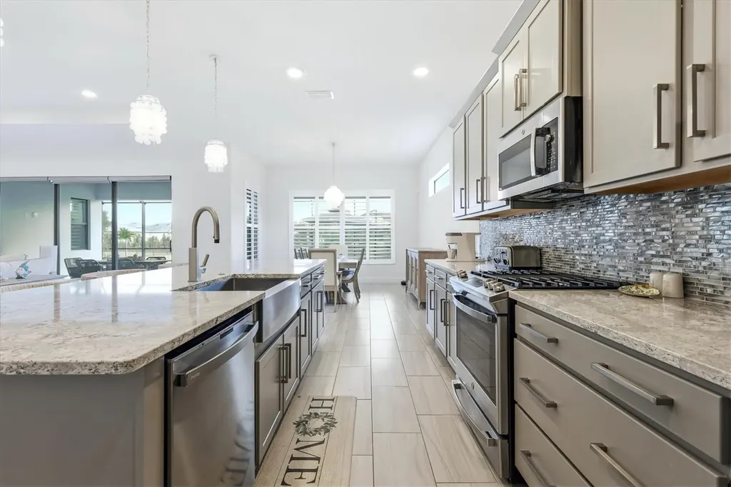 4950 Kiva Circle Bradenton FL 34211