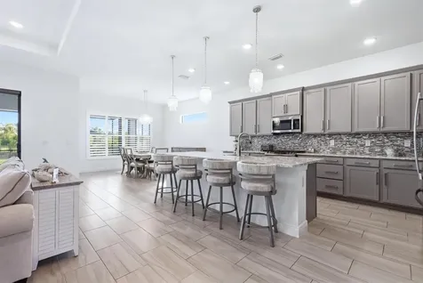 4950 Kiva Circle Bradenton FL 34211