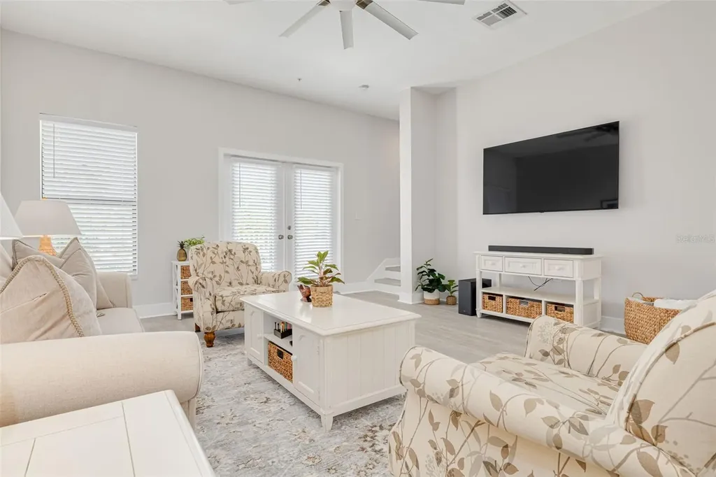 946 Highland Avenue Dunedin FL 34698