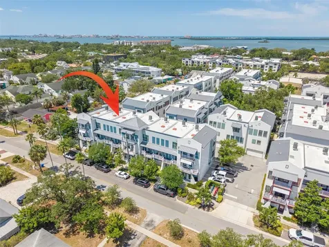 946 Highland Avenue Dunedin FL 34698