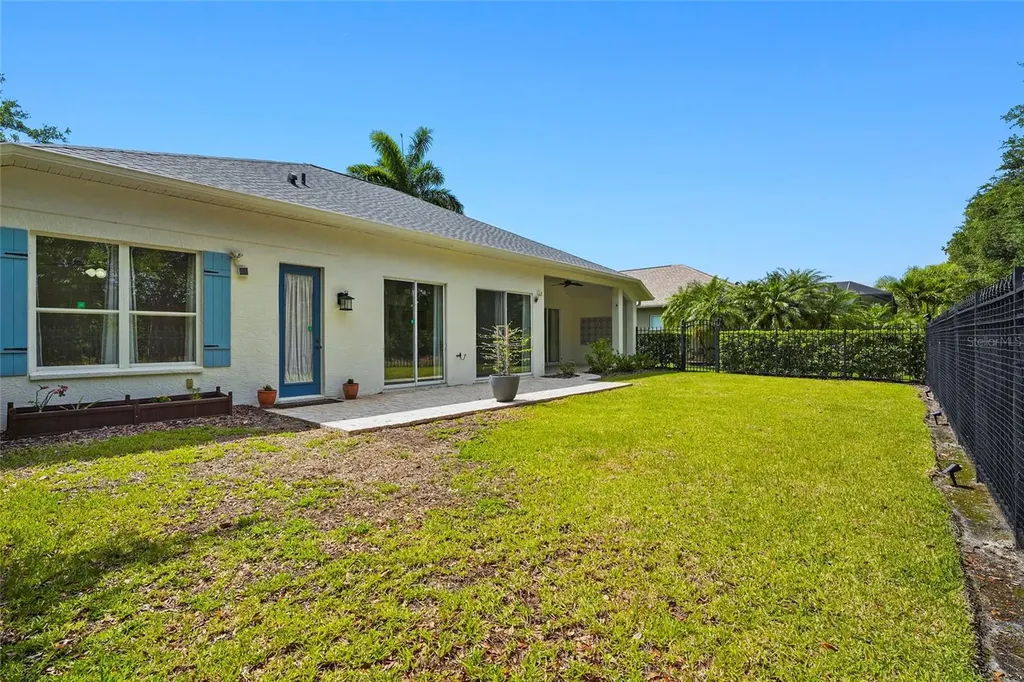 8307 Planters Knoll Terrace Bradenton FL 34201