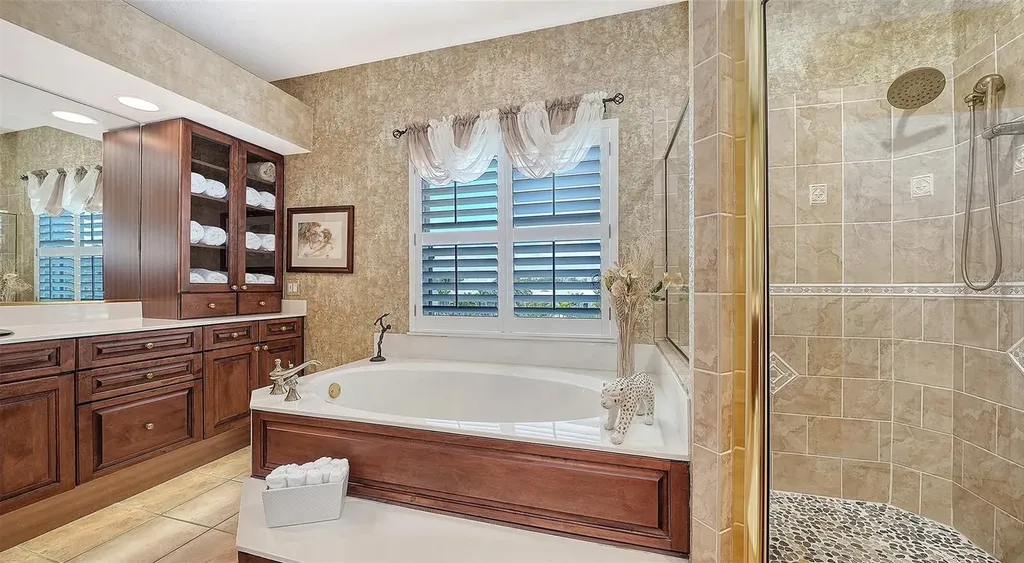 3040 Gulf Of Mexico Drive Longboat Key FL 34228