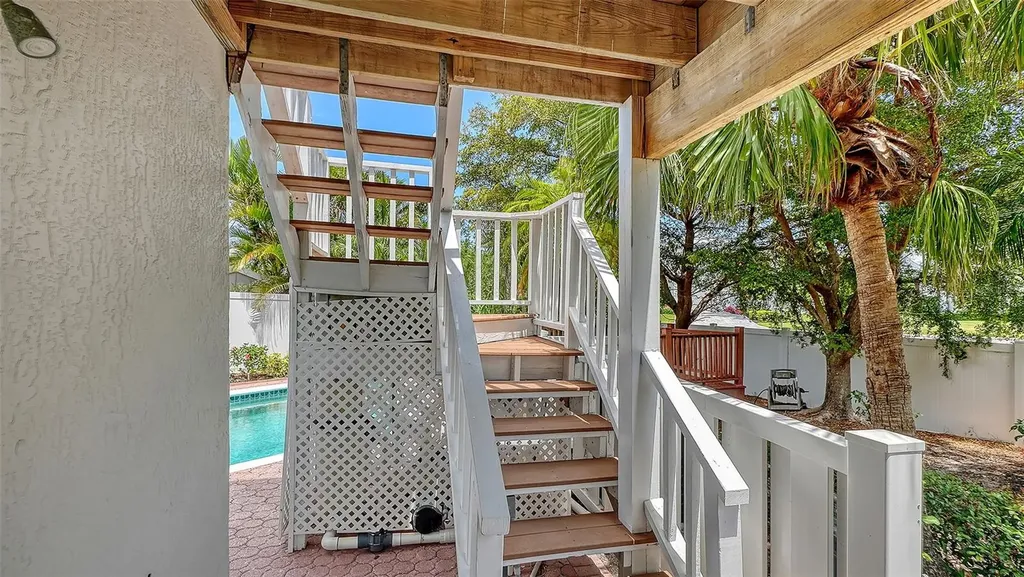 3040 Gulf Of Mexico Drive Longboat Key FL 34228